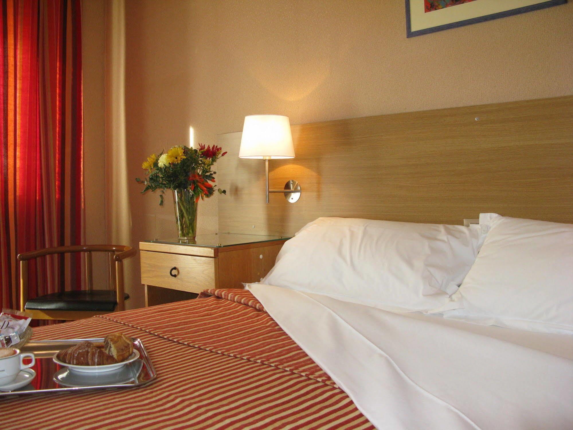 York Hotel Рим Екстериор снимка