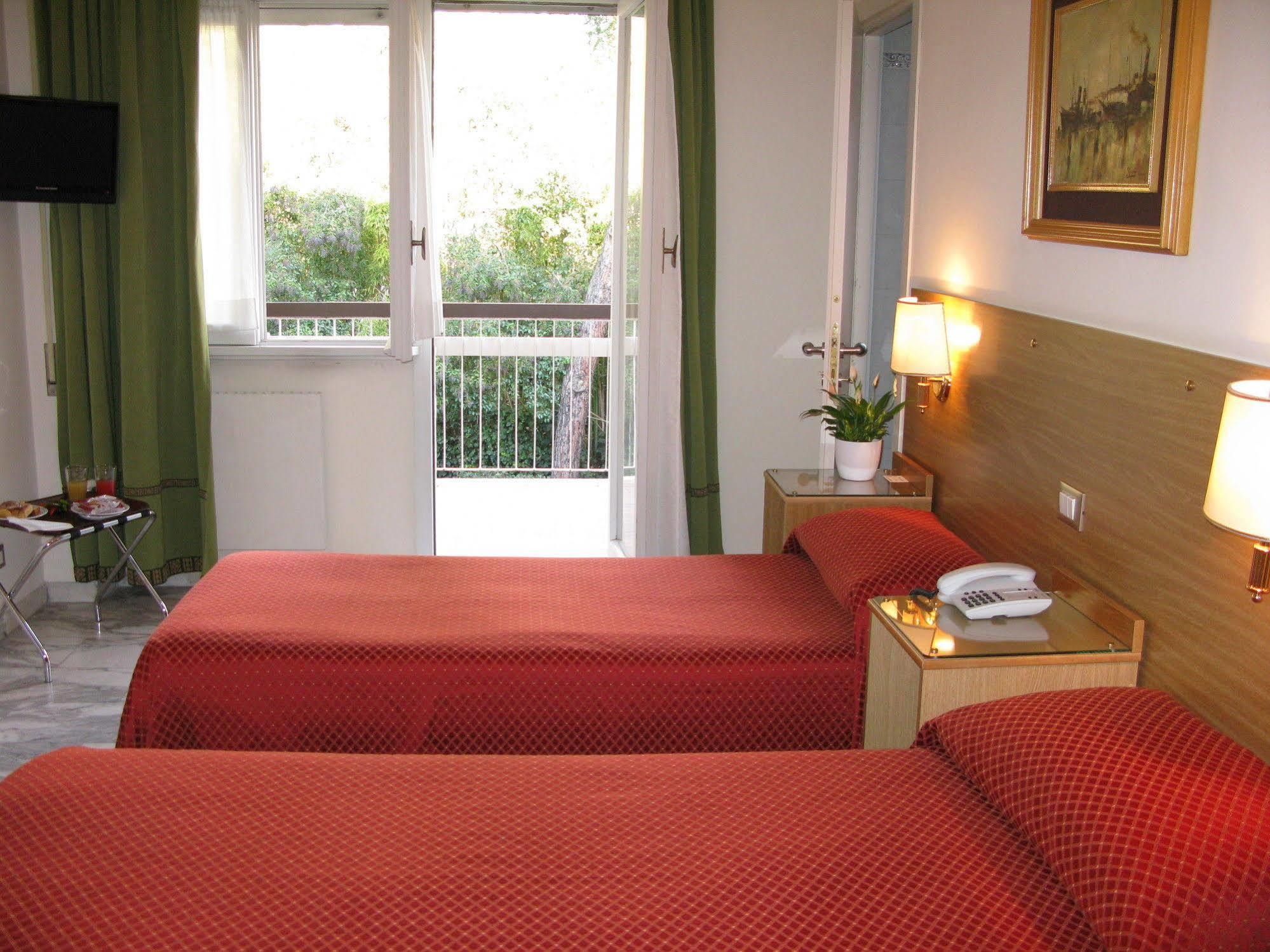 York Hotel Рим Екстериор снимка